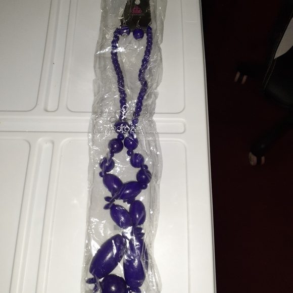 Summer Breezin Purple Necklace - Picture 4 of 8